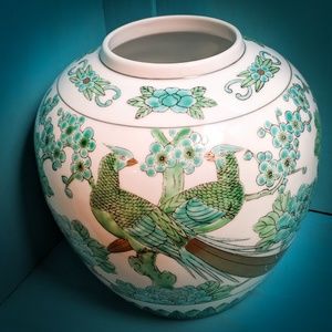 Hand painted bird peacock Gold Imari Asian vase